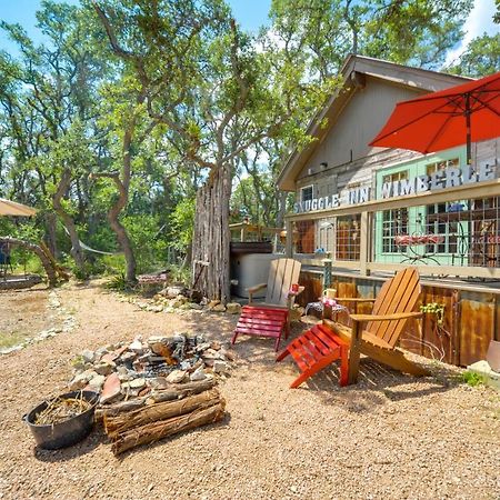 Snuggle Inn Wimberley Cabin With Fire Pit And Deck Esterno foto