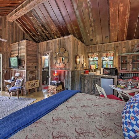 Snuggle Inn Wimberley Cabin With Fire Pit And Deck Esterno foto