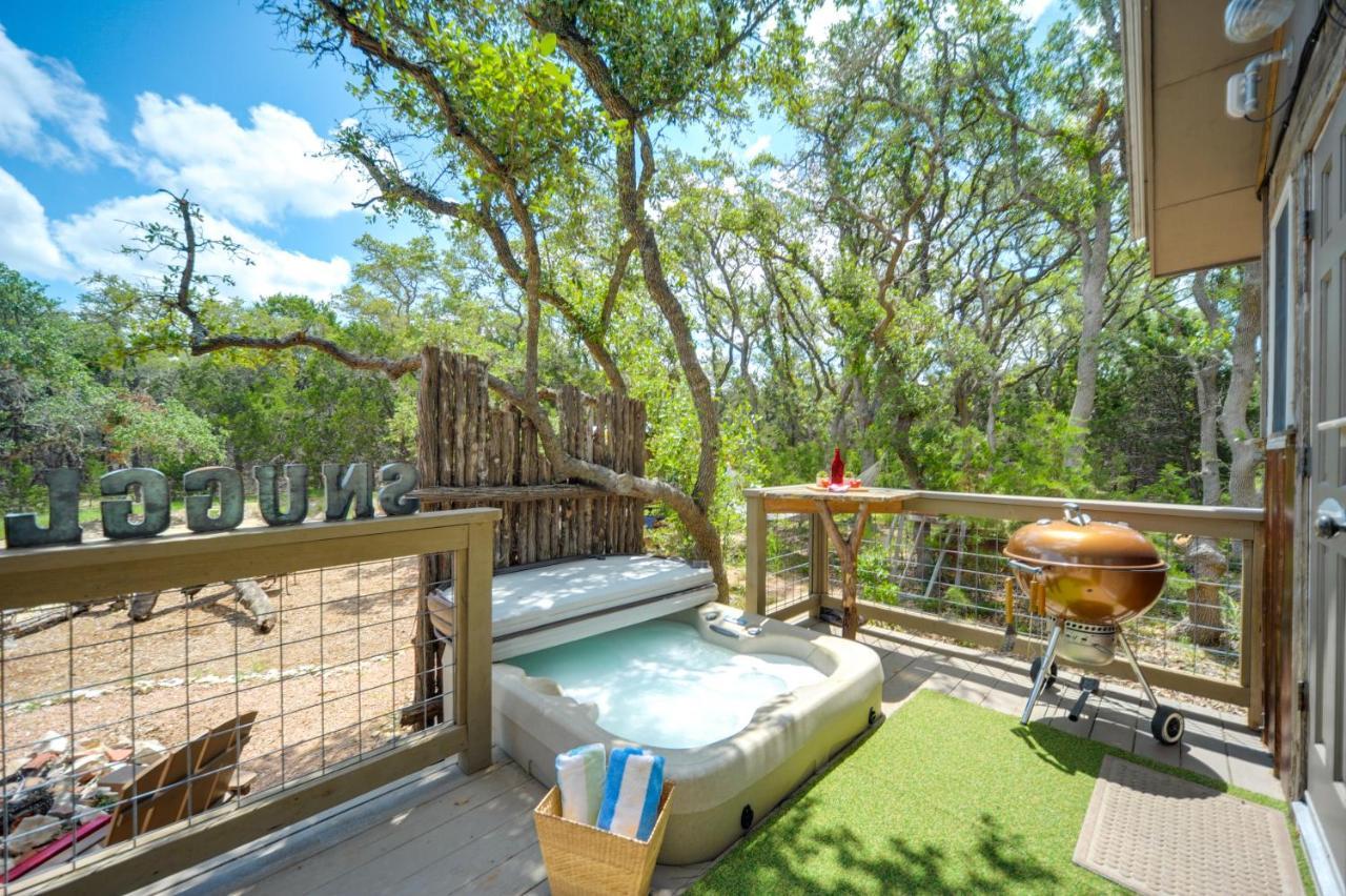 Snuggle Inn Wimberley Cabin With Fire Pit And Deck Esterno foto