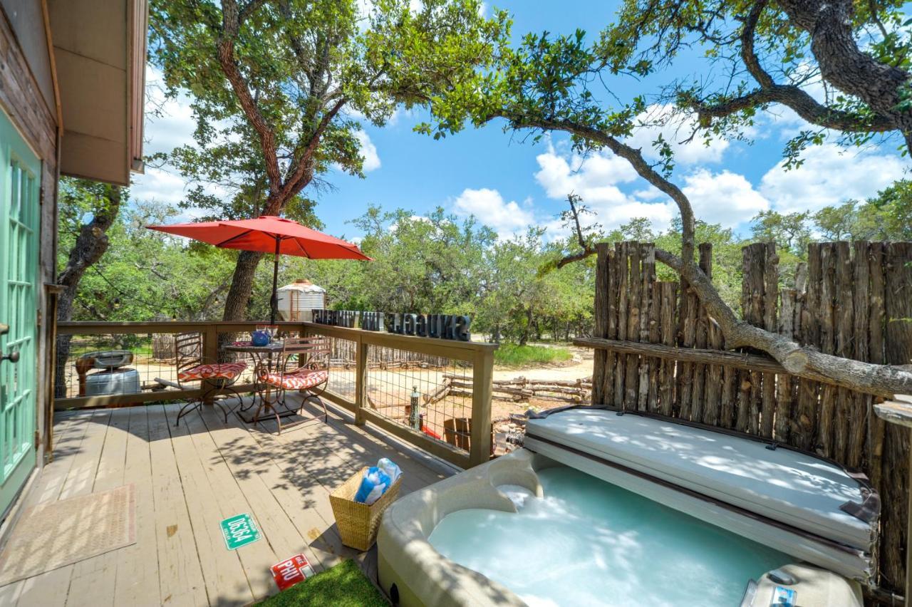 Snuggle Inn Wimberley Cabin With Fire Pit And Deck Esterno foto