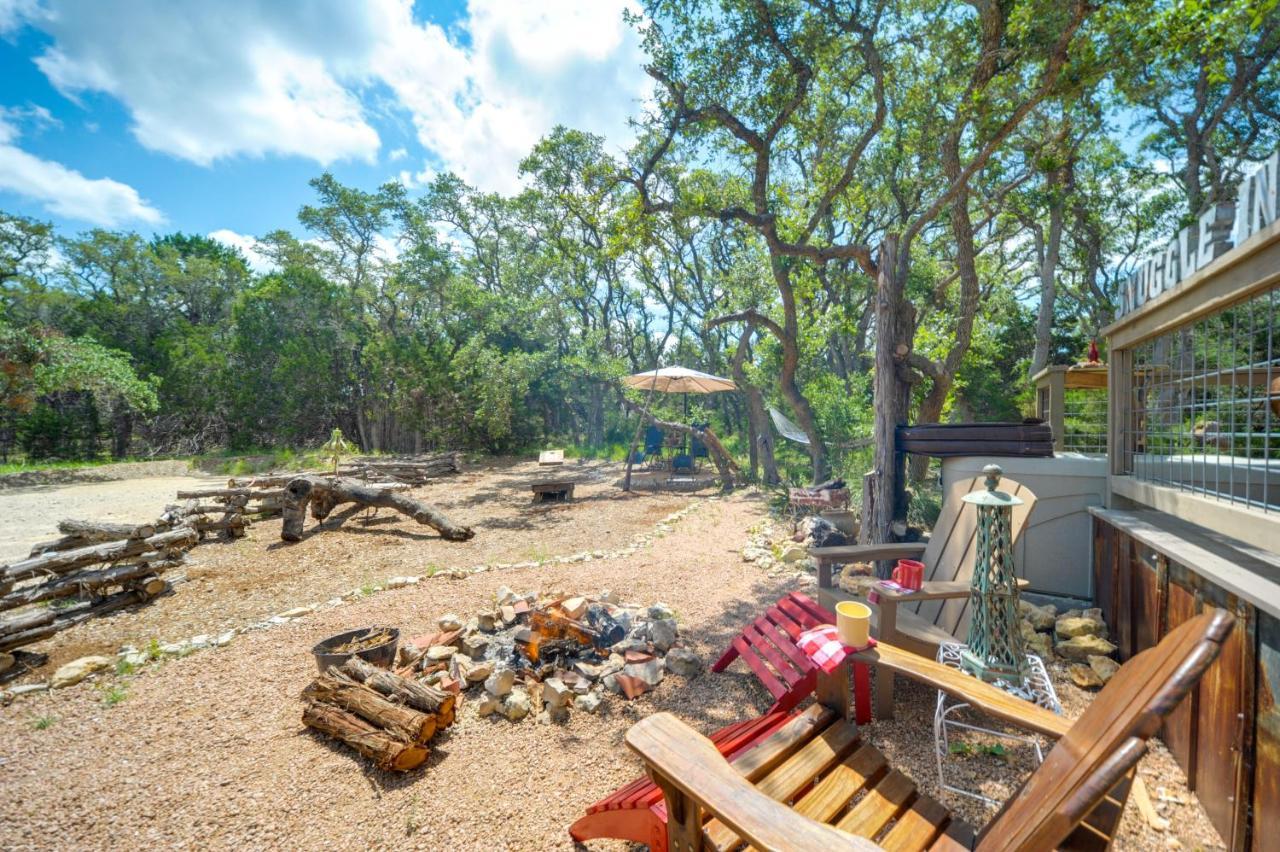 Snuggle Inn Wimberley Cabin With Fire Pit And Deck Esterno foto