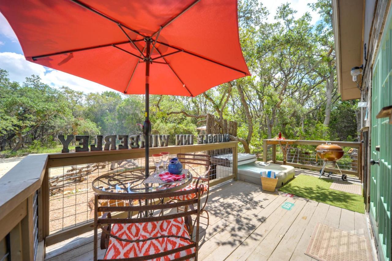 Snuggle Inn Wimberley Cabin With Fire Pit And Deck Esterno foto