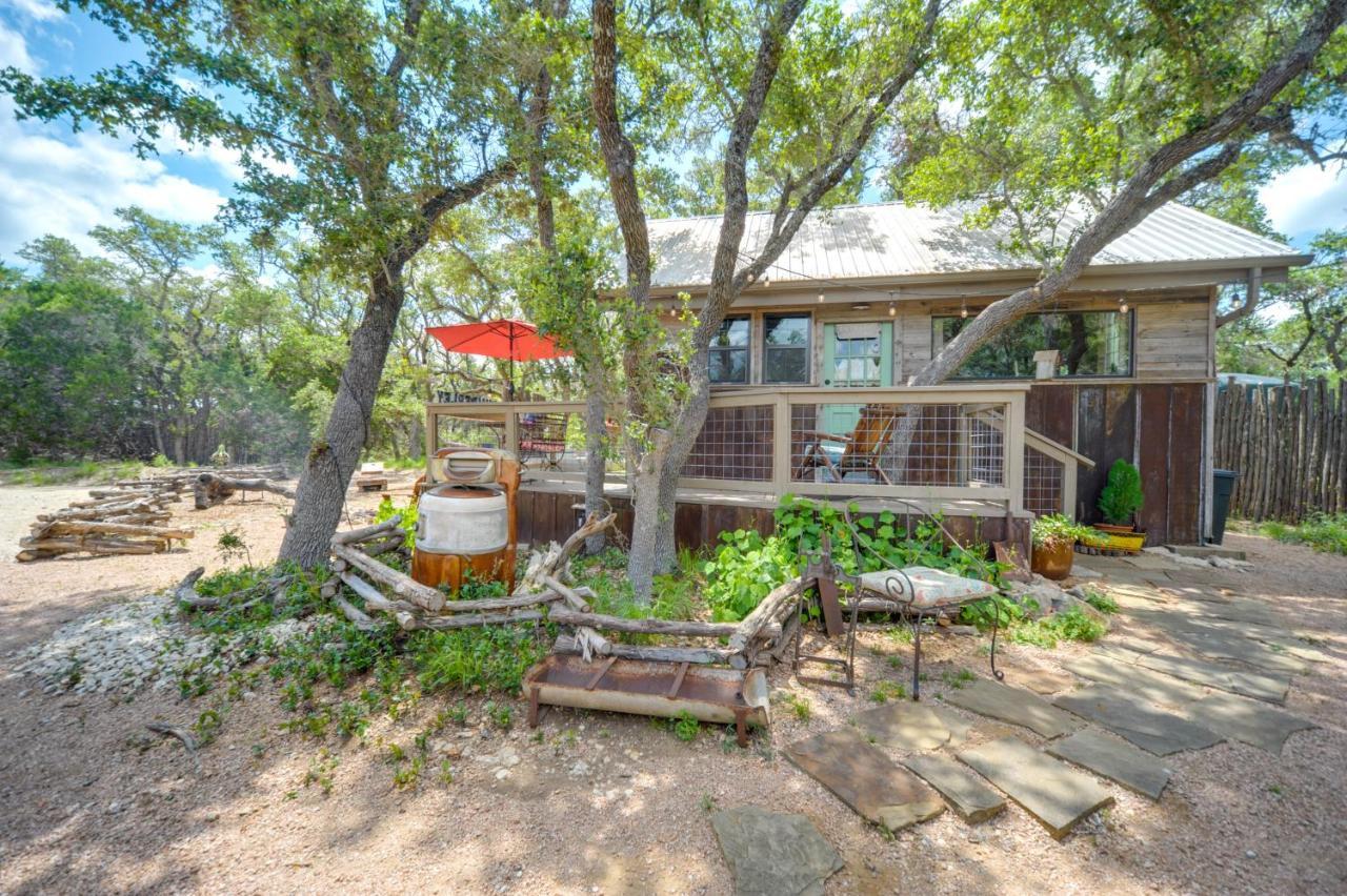 Snuggle Inn Wimberley Cabin With Fire Pit And Deck Esterno foto