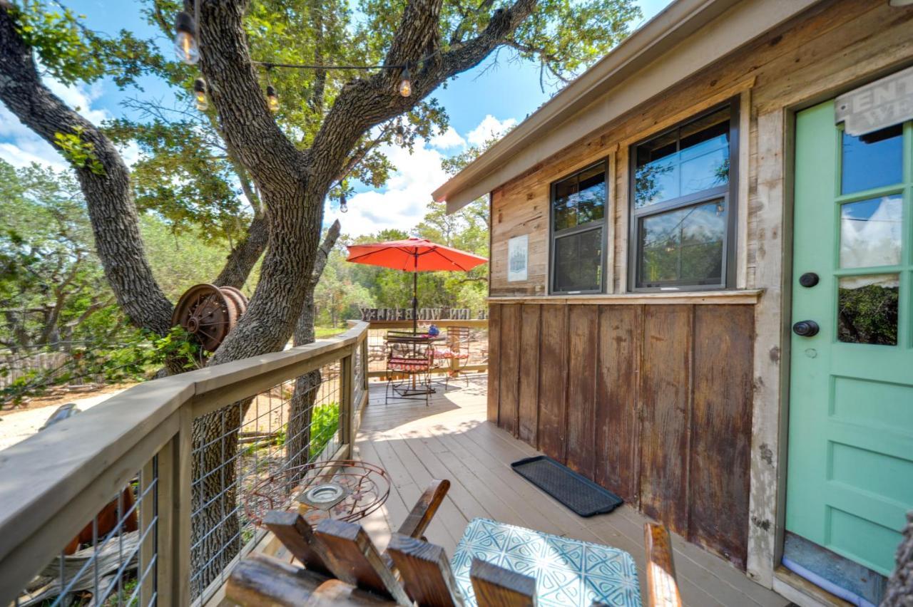 Snuggle Inn Wimberley Cabin With Fire Pit And Deck Esterno foto