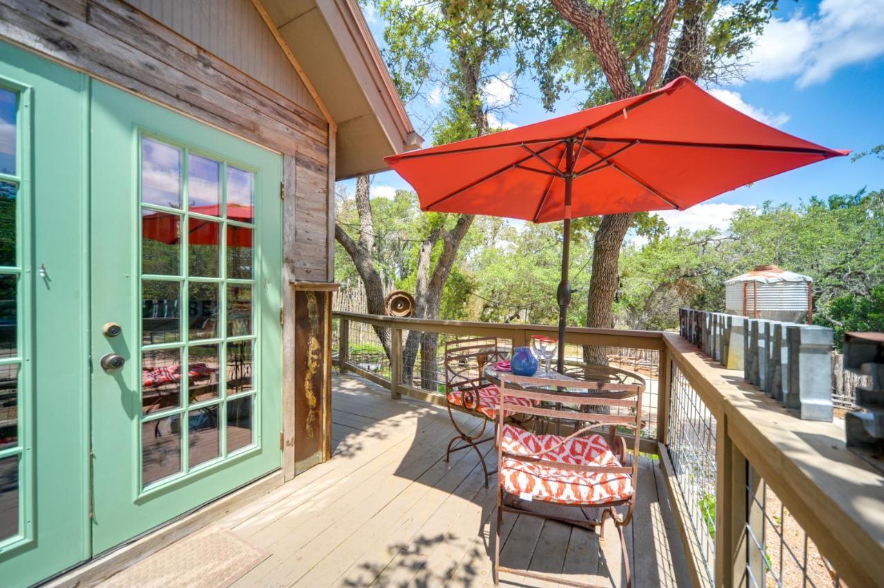 Snuggle Inn Wimberley Cabin With Fire Pit And Deck Esterno foto