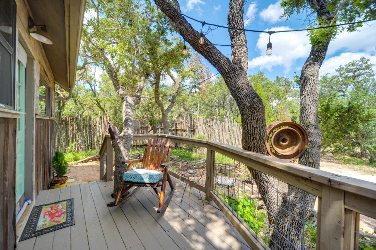 Snuggle Inn Wimberley Cabin With Fire Pit And Deck Esterno foto