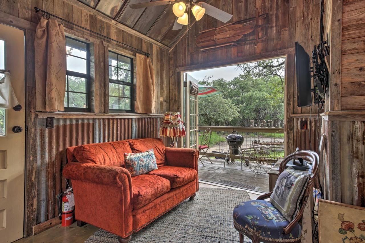 Snuggle Inn Wimberley Cabin With Fire Pit And Deck Esterno foto