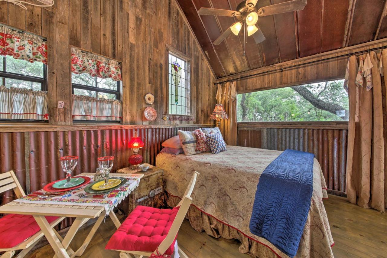 Snuggle Inn Wimberley Cabin With Fire Pit And Deck Esterno foto