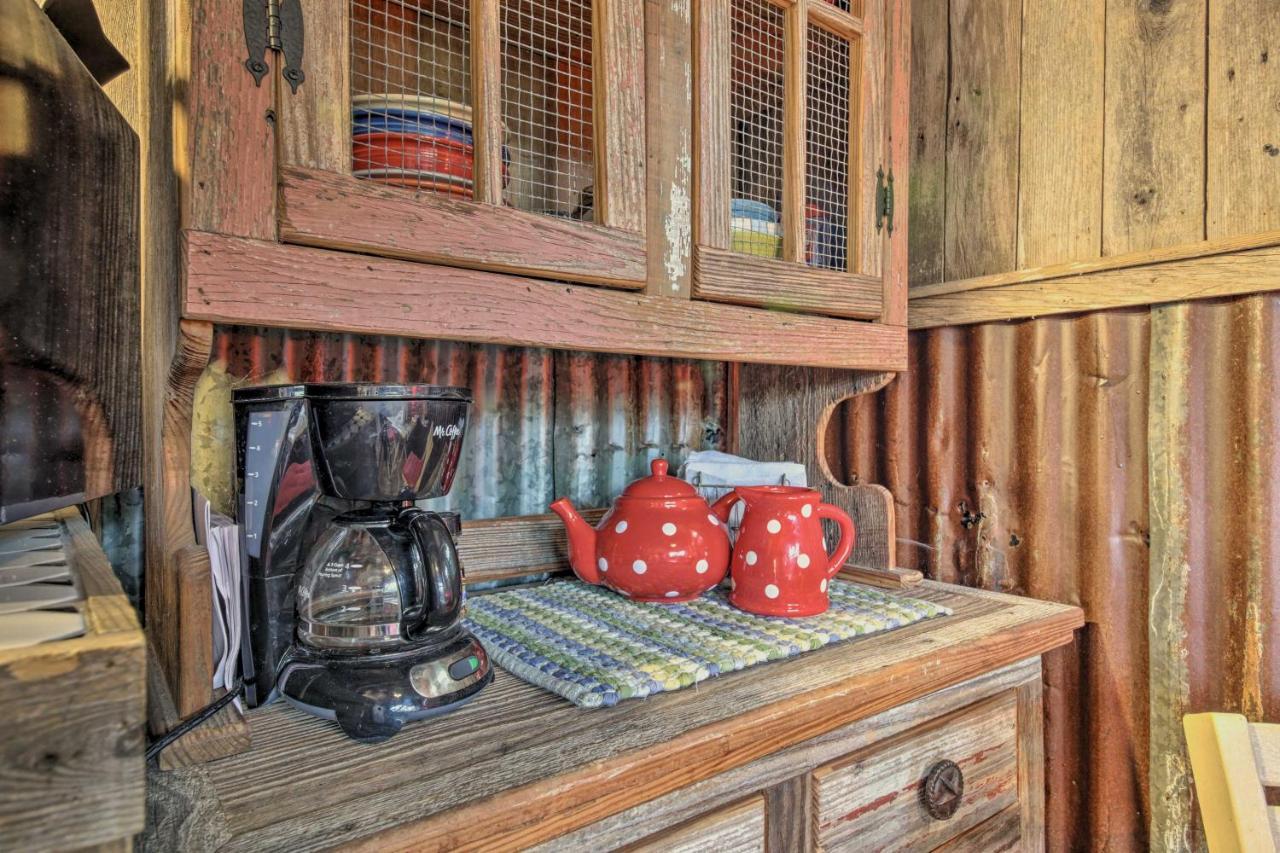 Snuggle Inn Wimberley Cabin With Fire Pit And Deck Esterno foto